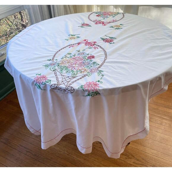 Vintage 70s tablecloth, embroidered fruits, weave baskets, rectangle table linen - Picture 1 of 8